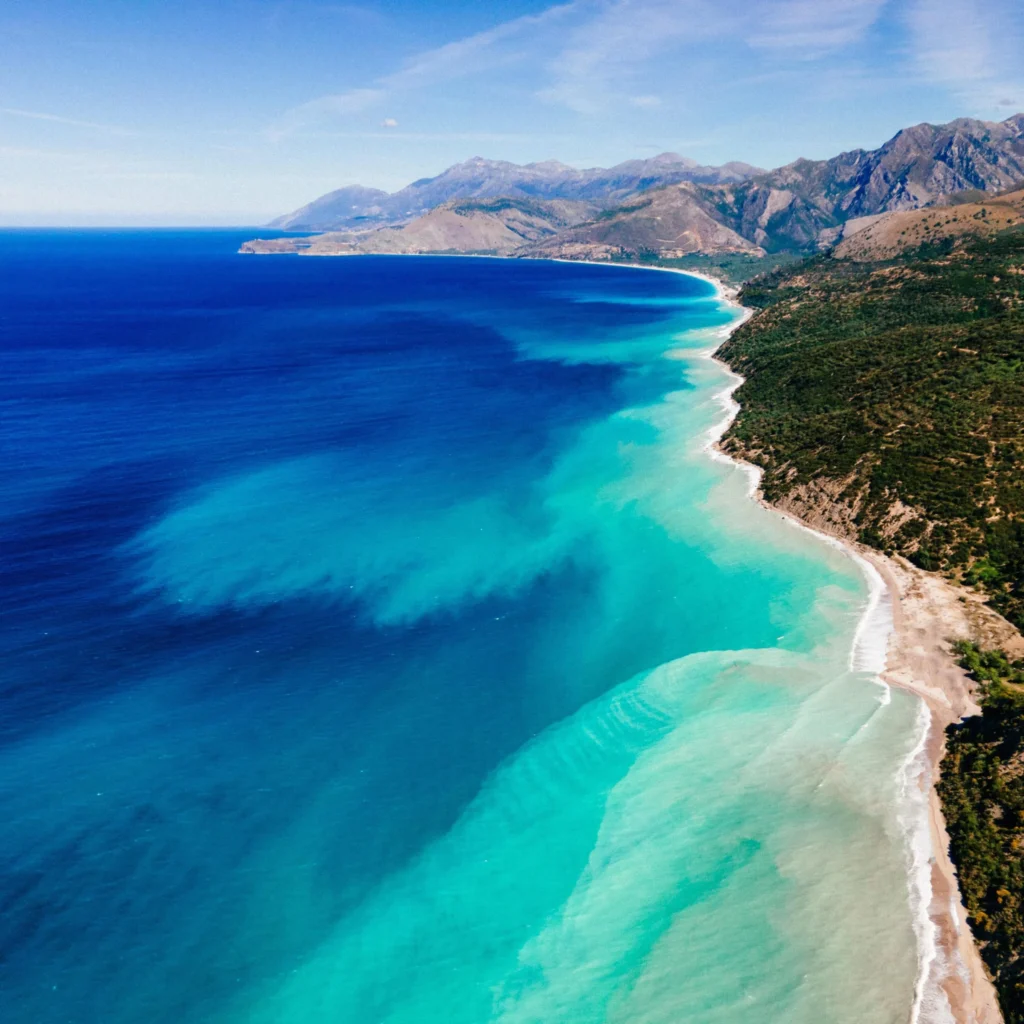Acque turchesi della Riviera Albanese