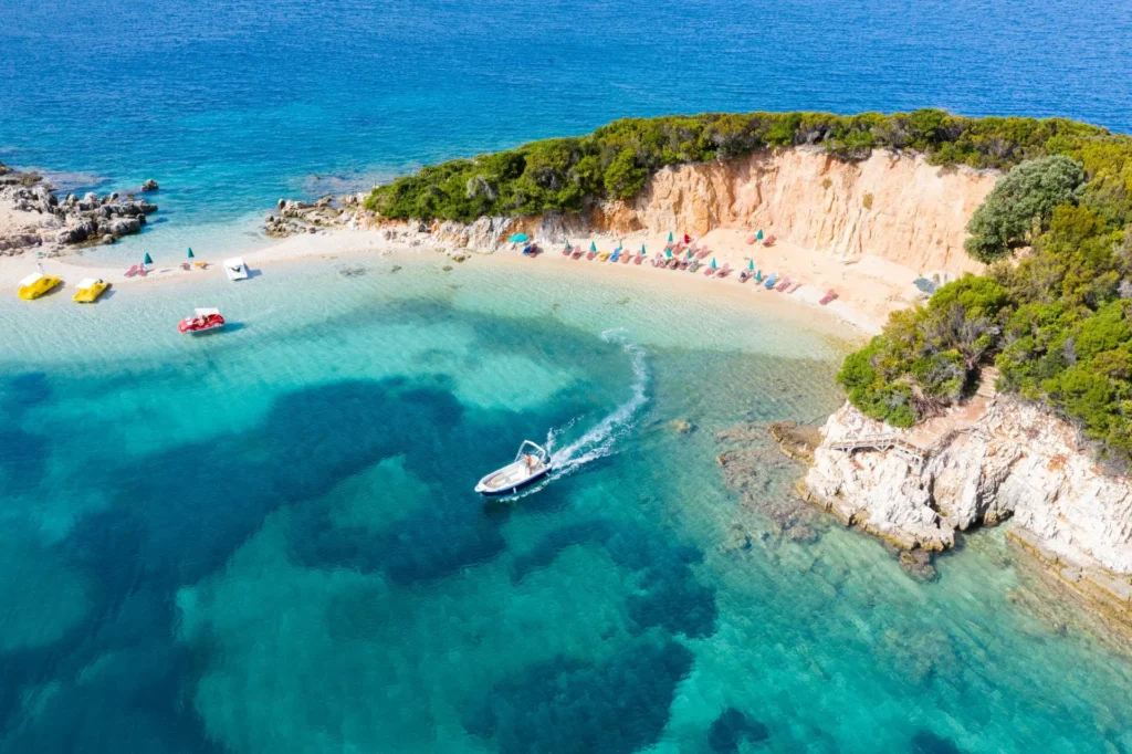 Acque turchesi della Riviera Albanese